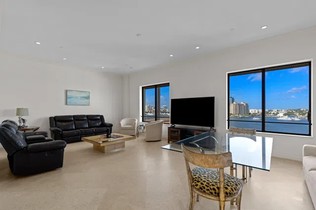 Palm Beach Biltmore Unit 904 photo 2