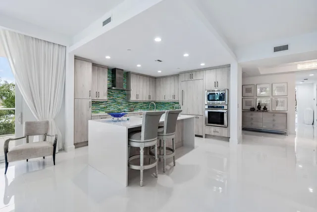 Azure Palm Beach Gardens Unit 301 photo 6