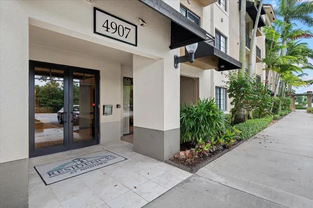 Residences at Midtown Palm Beach Gardens Unit 1308 photo 2