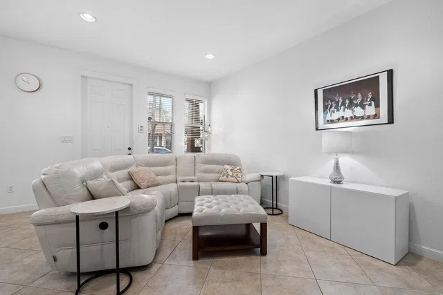 Cityside West Palm Beach Unit 4 photo 3