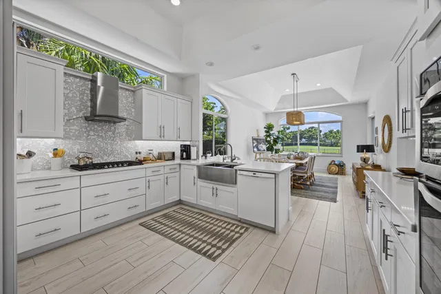 Admirals Cove Residence photo 8
