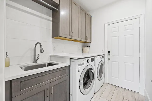 Admirals Cove Residence photo 18