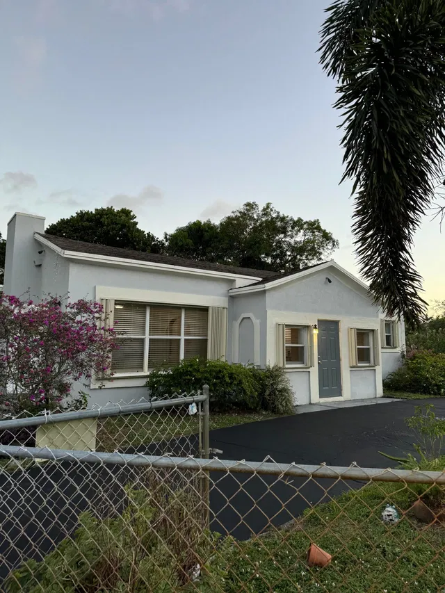 Residence photo 2