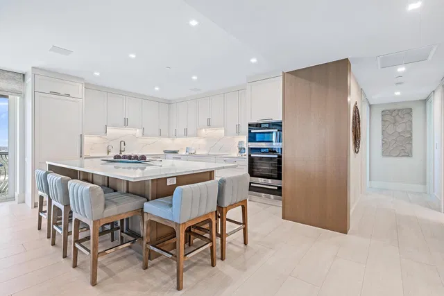Via Delfino Condominium Unit 1903 photo 9