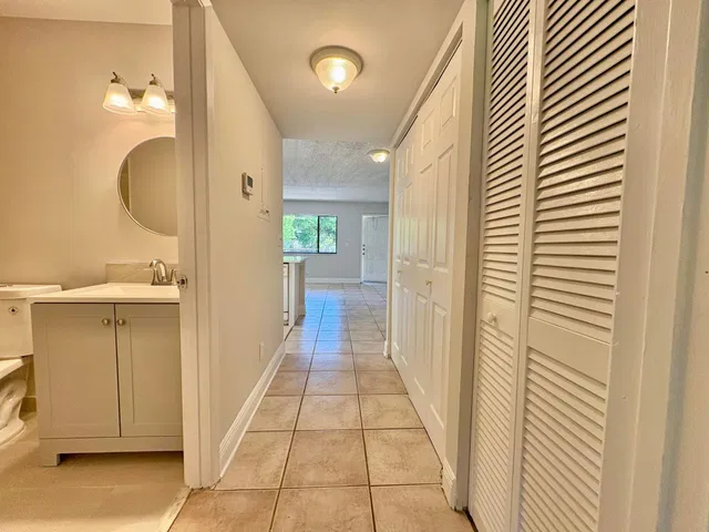  Unit 1830 photo 8