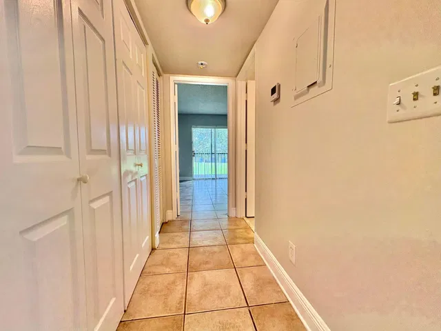  Unit 1830 photo 12