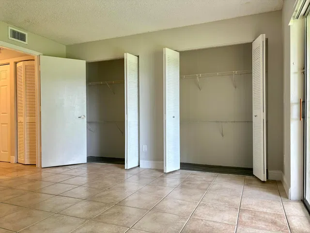  Unit 1830 photo 16