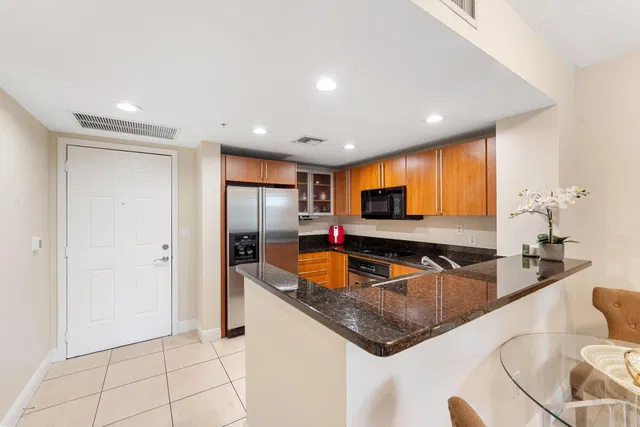 610 Clematis Unit 234 photo 7