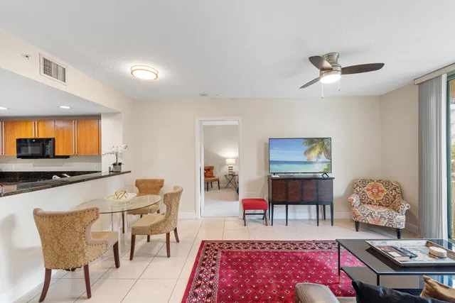 610 Clematis Unit 234 photo 10