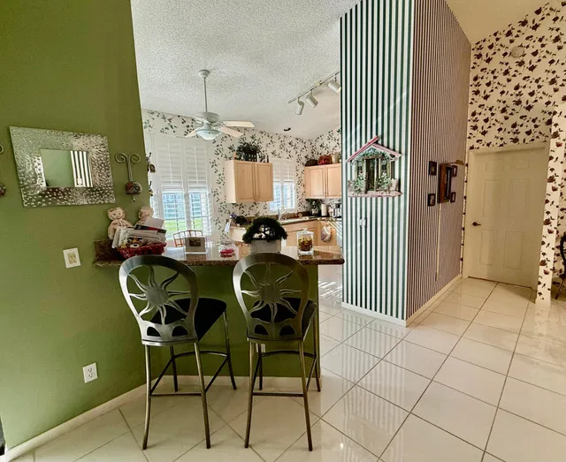 Unit 103 photo 12