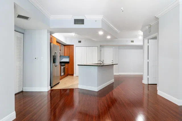 The Prado Unit 542 photo 12
