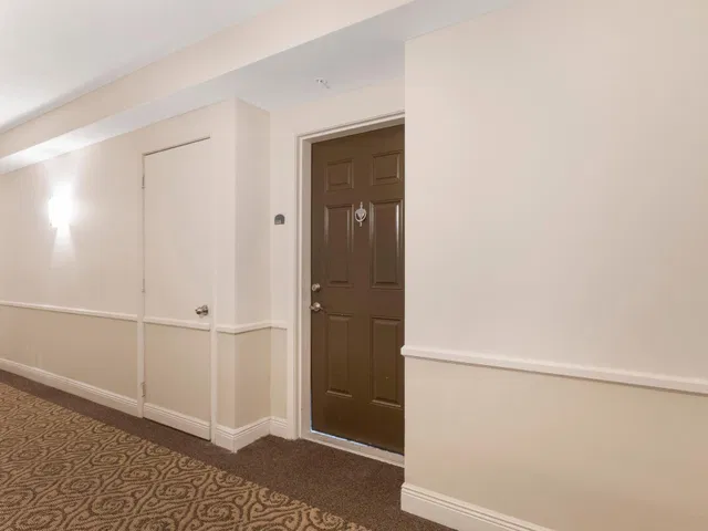 610 Clematis Unit 326 photo 3