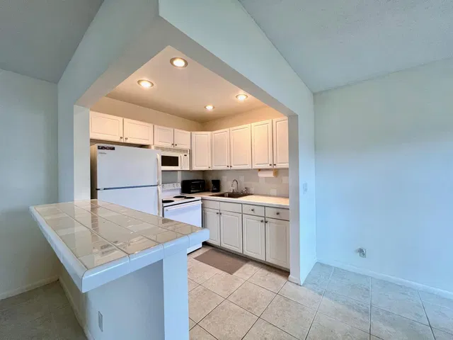  Residence photo 4