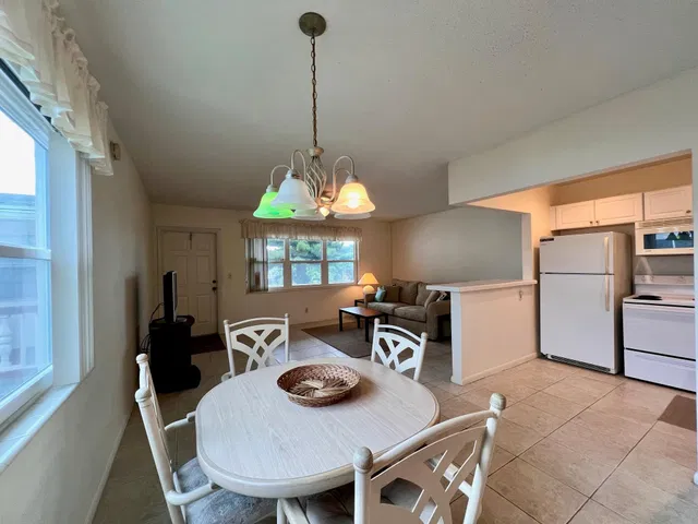  Residence photo 5