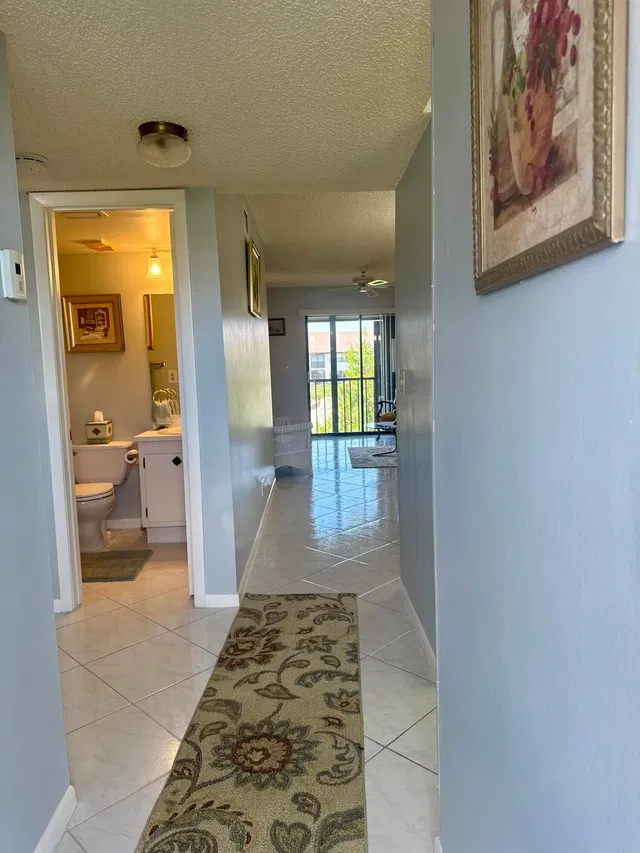 Unit 205 photo 4