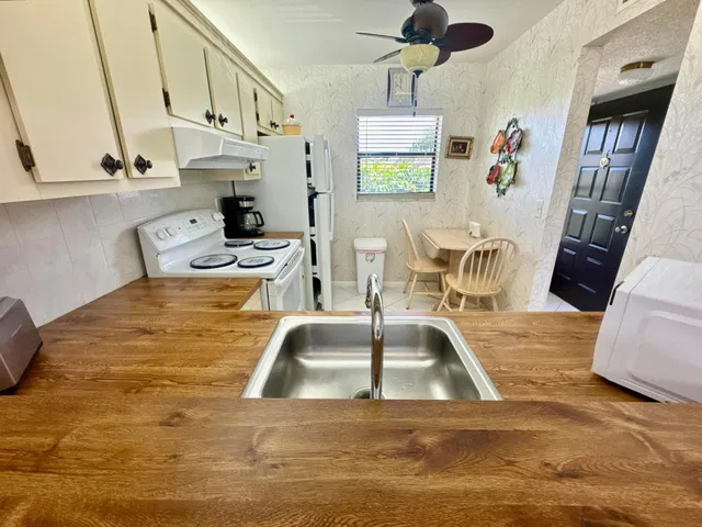 Unit 205 photo 9