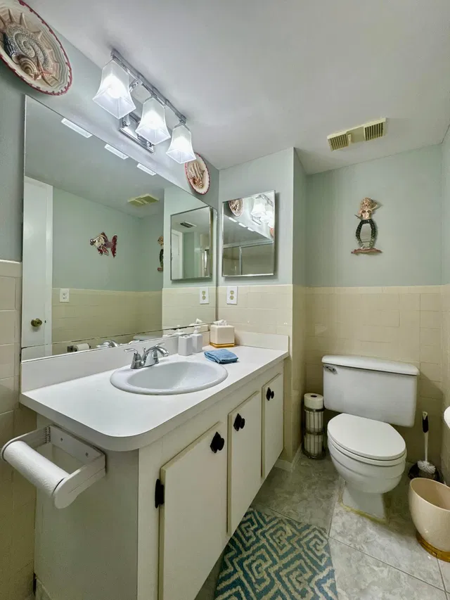 Unit 205 photo 23