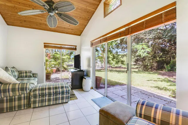 Residence photo 3