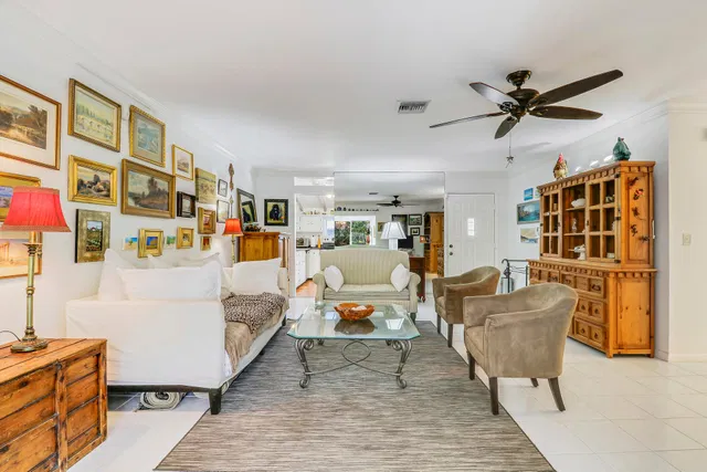 Residence photo 19