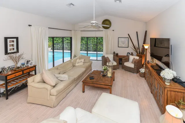 Colonnade Boca Raton Residence photo 38