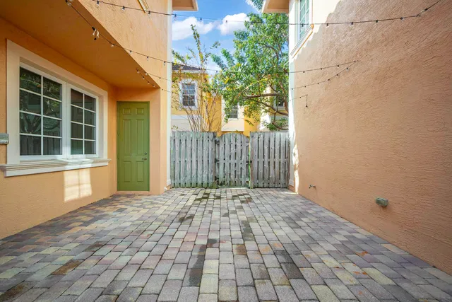 Canterbury Place Residence photo 24