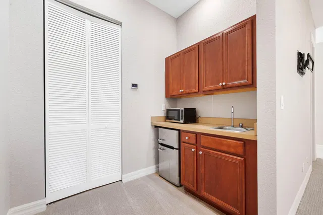 Canterbury Place Residence photo 29