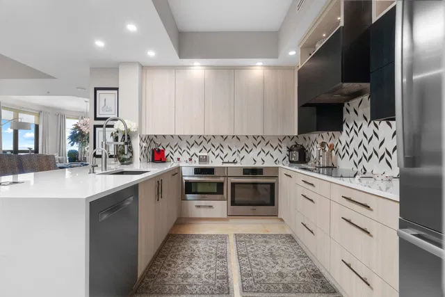 One City Plaza Unit 1011 photo 4