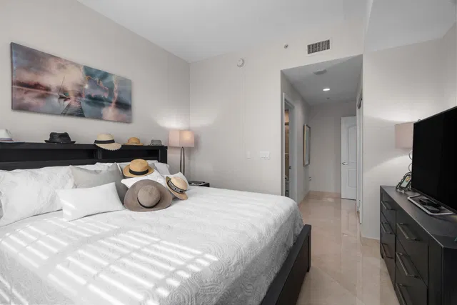 One City Plaza Unit 1011 photo 40