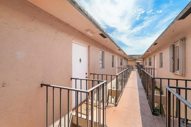 Boca Raton Unit 2390 photo 5