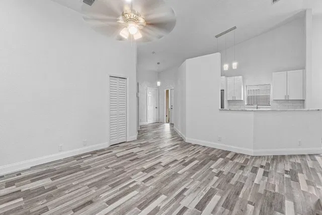 Residence photo 11