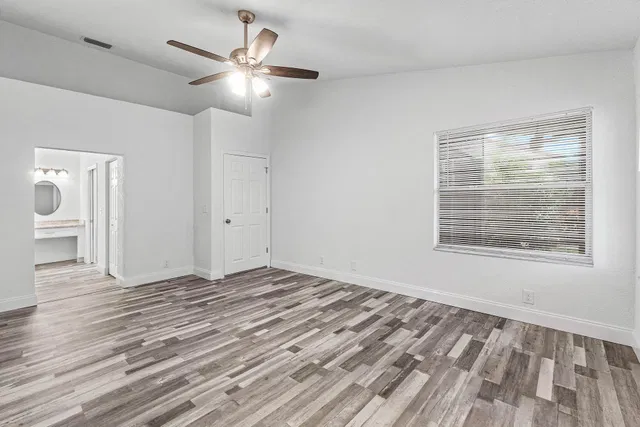 Residence photo 26