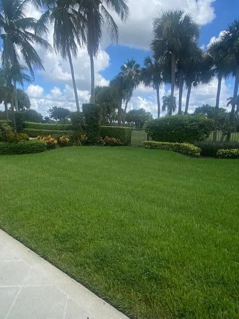 Frenchman's Creek Residence photo 3