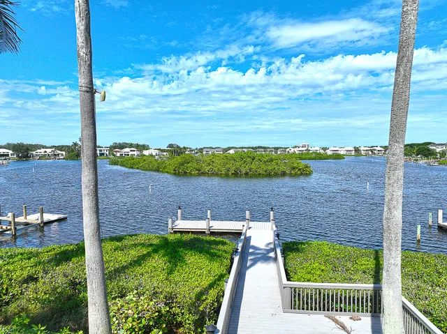Admirals Cove Residence photo 2