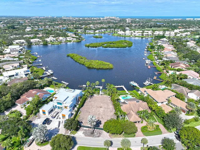 Admirals Cove Residence photo 12