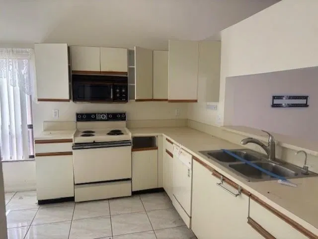 Residence photo 2