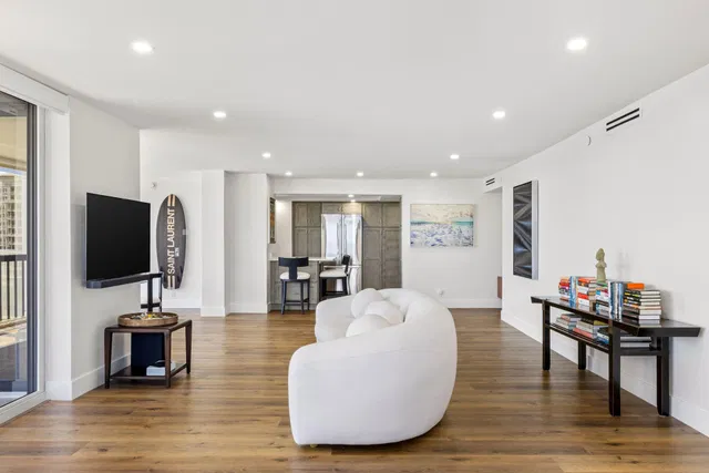 Waterview Towers Unit 1401 photo 5