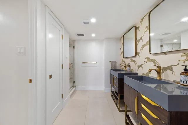 Waterview Towers Unit 1401 photo 11