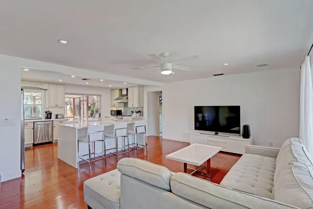 Residence photo 3