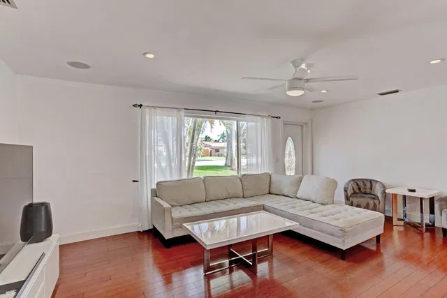 Residence photo 5