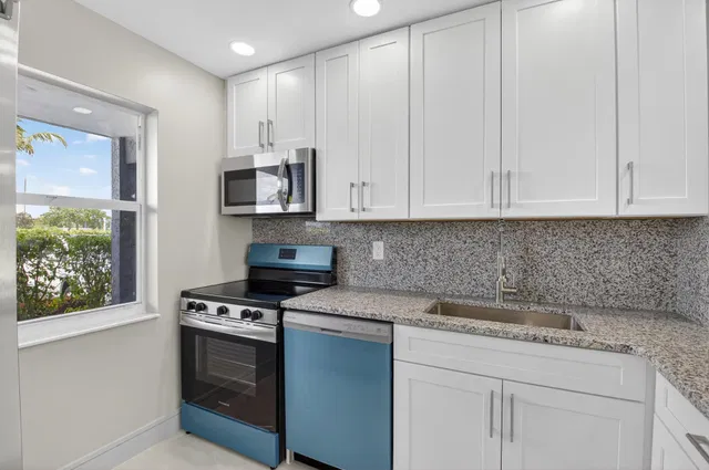 Unit 1509 photo 6
