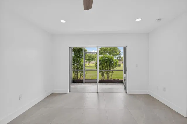 Unit 1509 photo 14