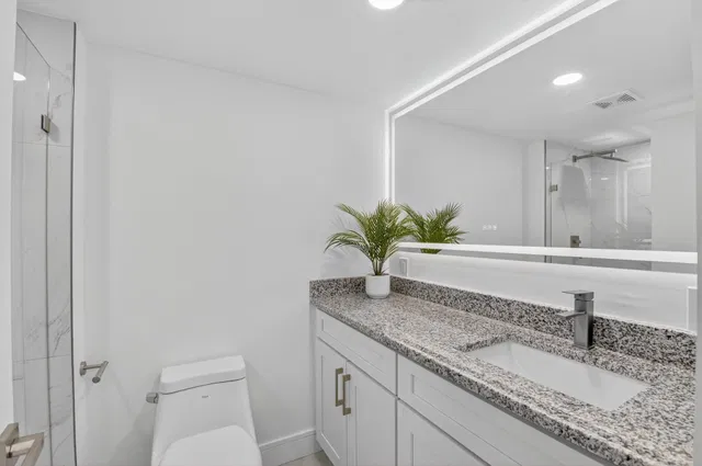 Unit 1509 photo 18