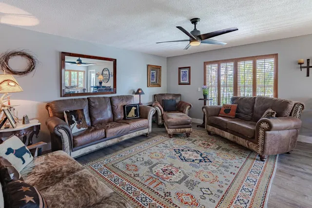 Unit 117-10 photo 2