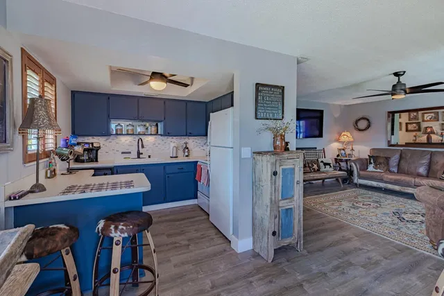 Unit 117-10 photo 6