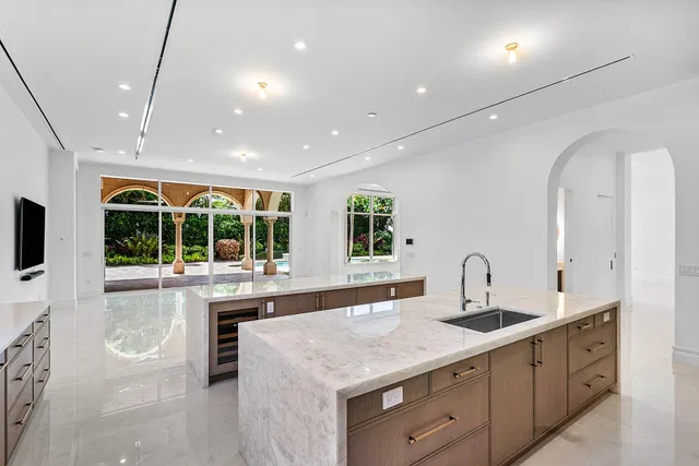 Lake Shore Estates Residence photo 17