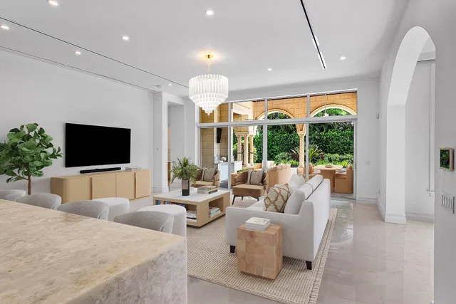 Lake Shore Estates Residence photo 18