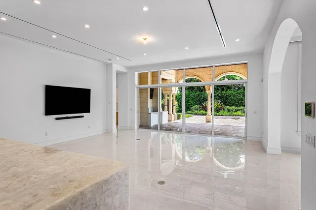 Lake Shore Estates Residence photo 59