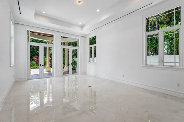Lake Shore Estates Residence photo 64