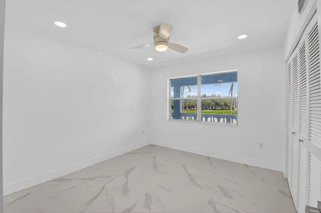 Unit 622 photo 16