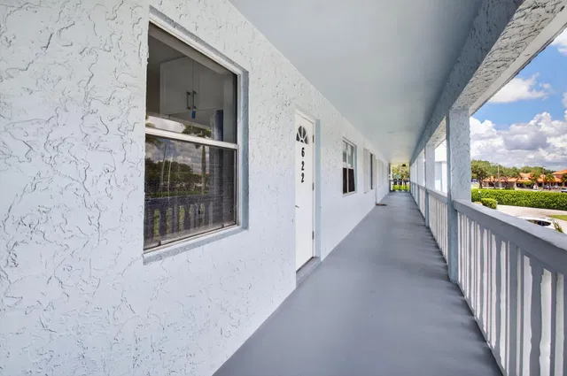 Unit 622 photo 18